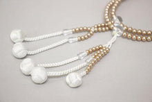 画像をギャラリービューアに読み込む, ファイン念珠 シャンパンゴールド(8寸) 絹房 小田巻 創価学会 数珠 - 創価学会仏壇の東京平和堂